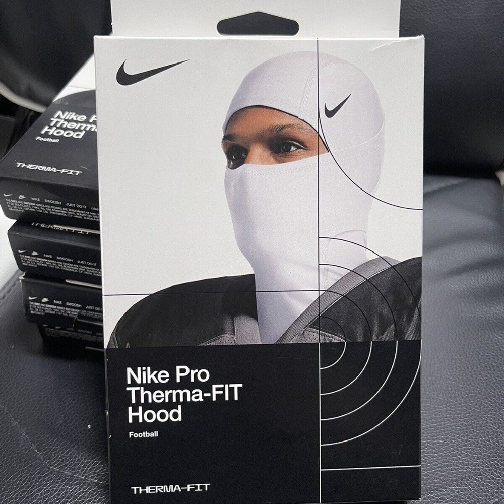 White Nike Pro Therma-Fit Hood